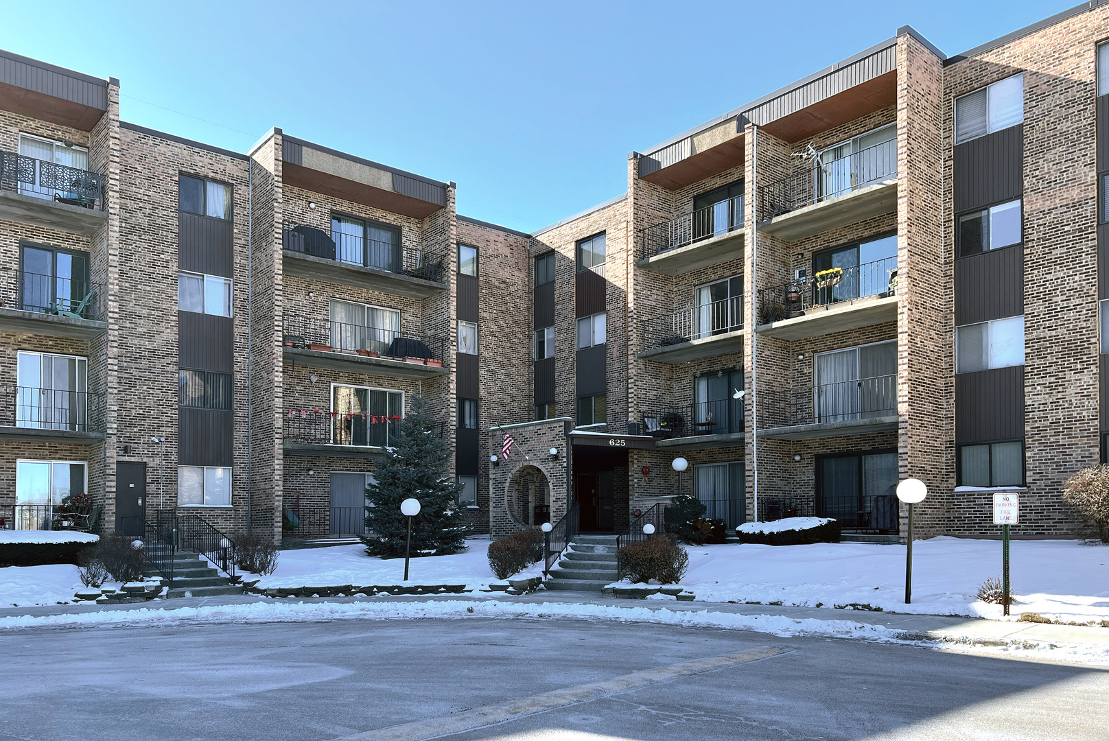 625 West Huntington Commons Road, Unit 205 Mount Prospect, IL 60056 - Photo 1 of 28 Gallery Image 1