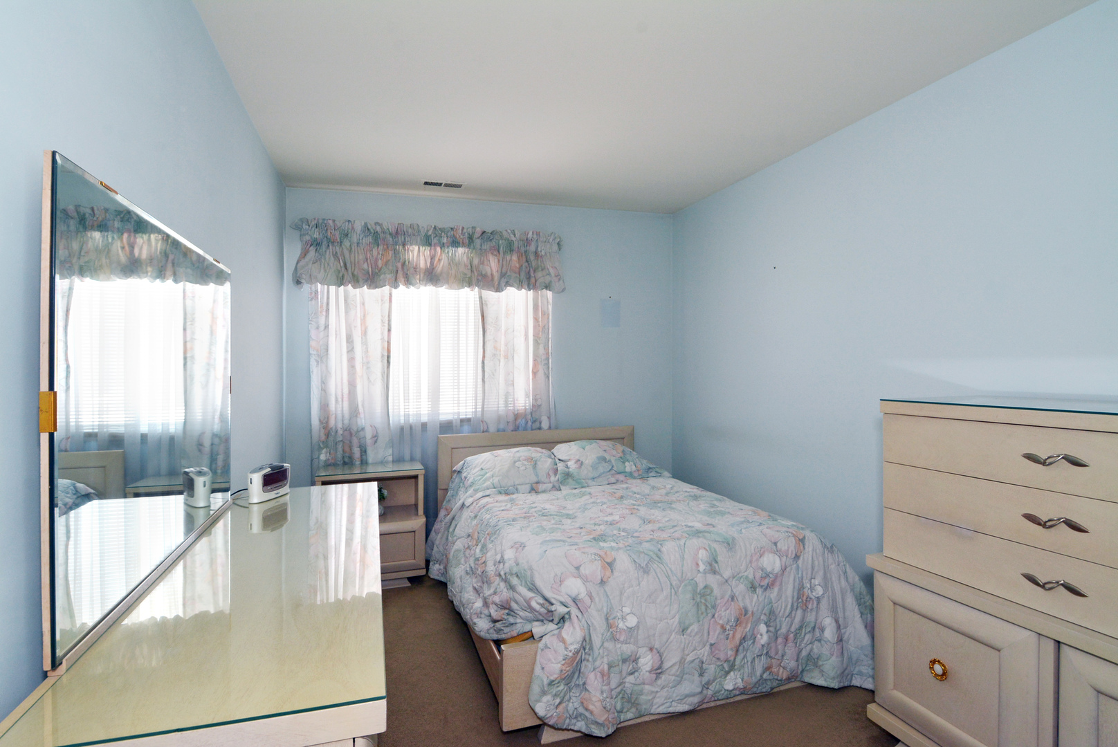 625 West Huntington Commons Road, Unit 205 Mount Prospect, IL 60056 - Photo 18 of 28 Gallery Image 18
