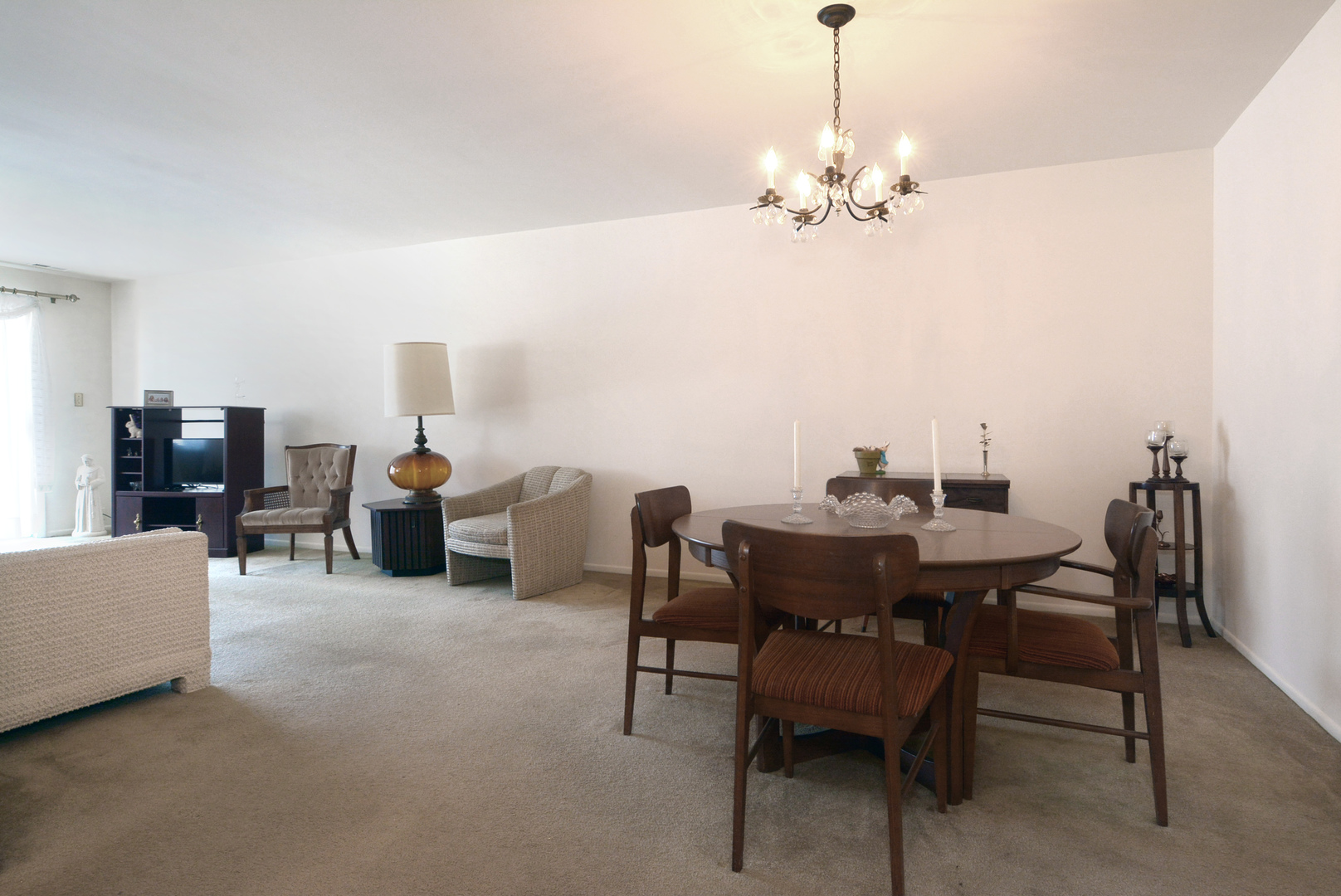 625 West Huntington Commons Road, Unit 205 Mount Prospect, IL 60056 - Photo 6 of 28 Gallery Image 6