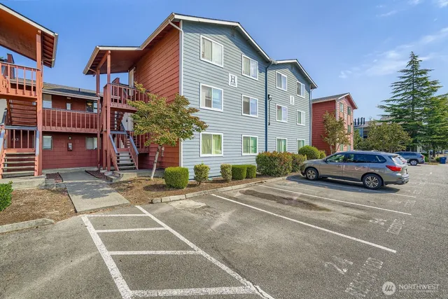 $230,000 | 3402 I Street Northeast, Unit H202, Auburn, WA 98002
