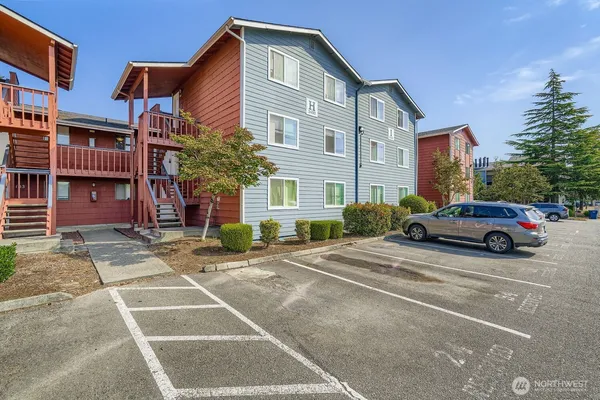 $220,000 | 3402 I Street Northeast, Unit H202, Auburn, WA 98002