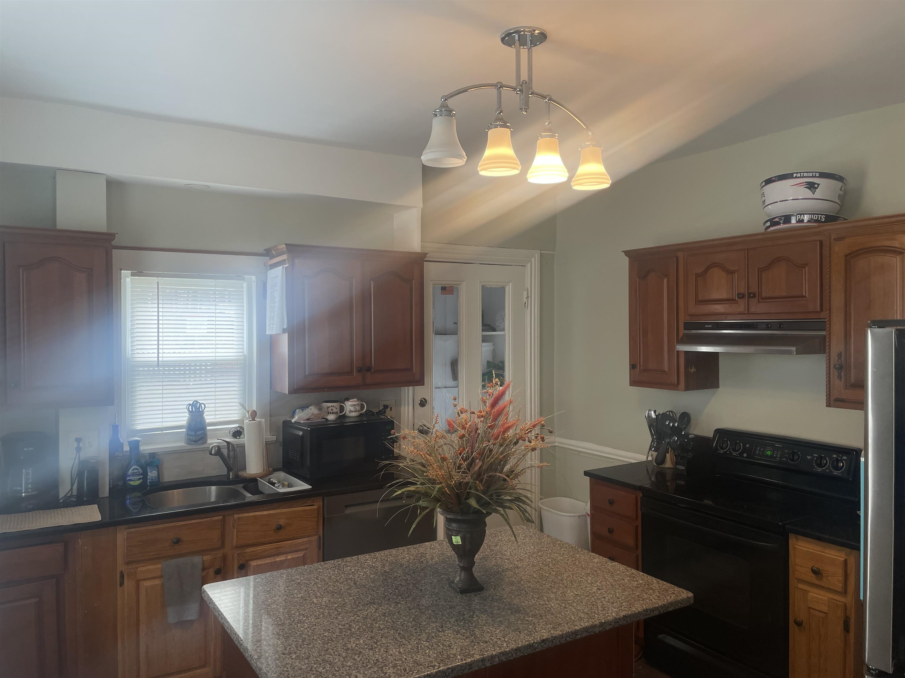 26 6th Street Dover, NH 03820 - Photo 3 of 15