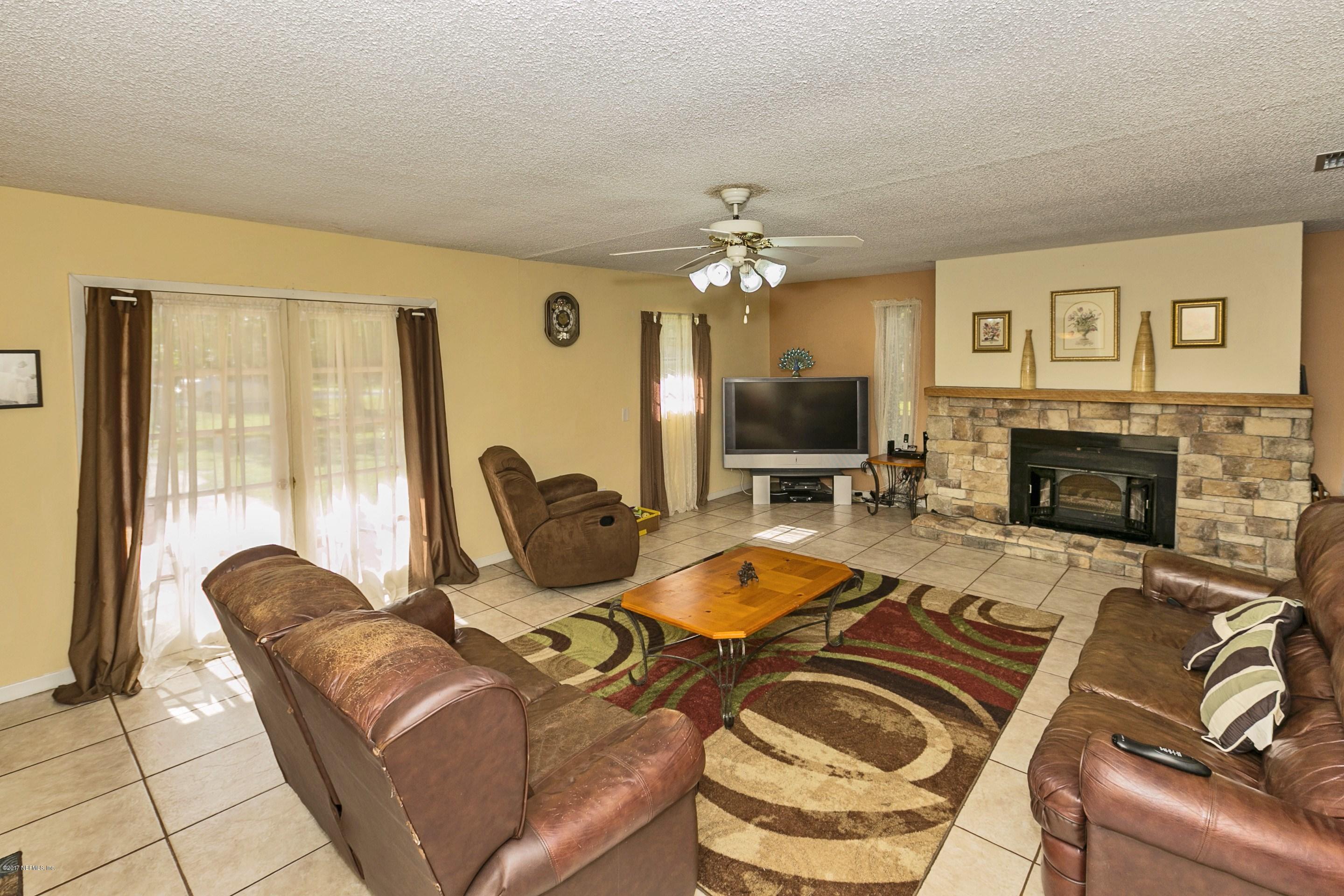 2895 Cabbage Hammock Road St. Augustine, FL 32092 - Photo 3 of 21 003_Living Room