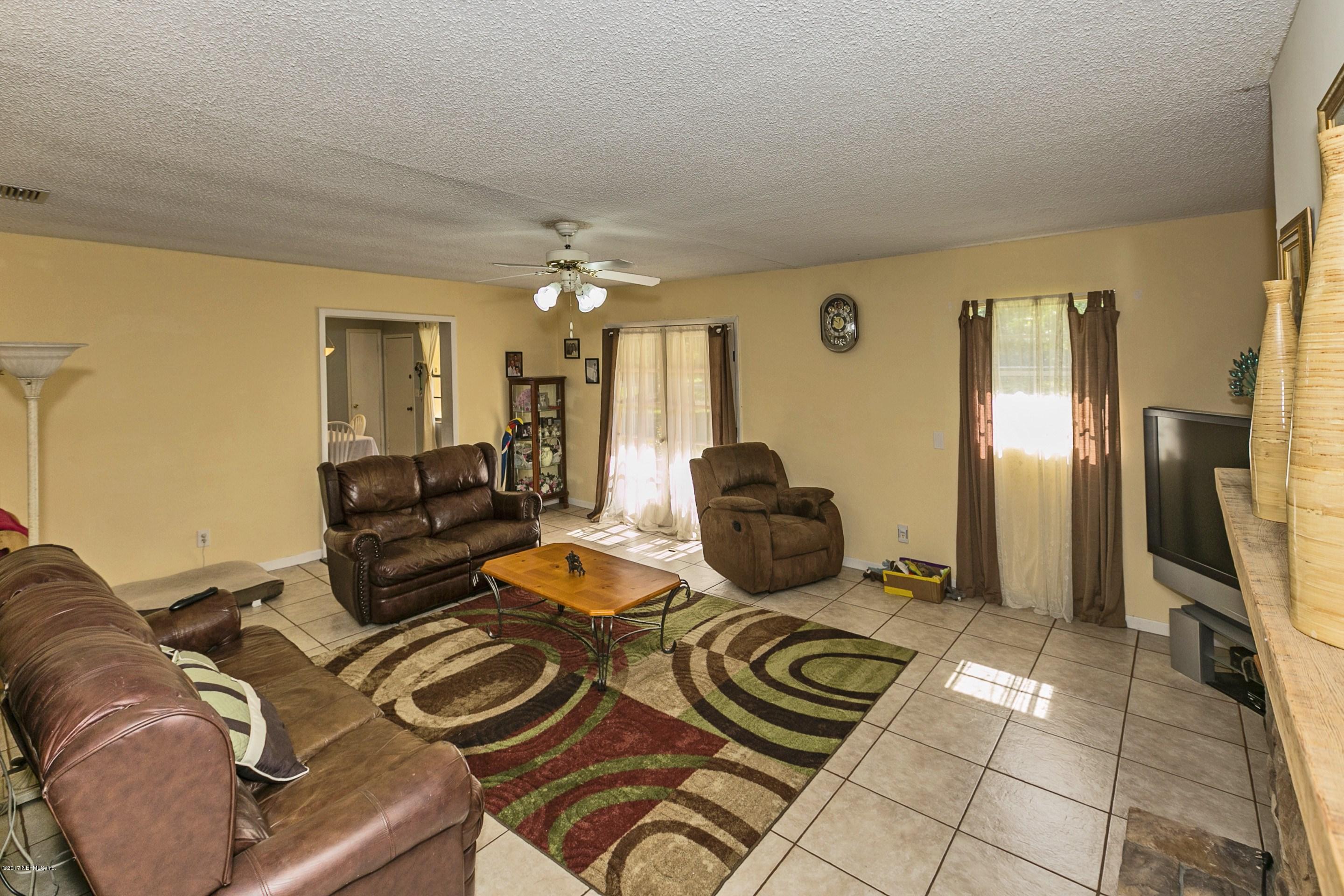 2895 Cabbage Hammock Road St. Augustine, FL 32092 - Photo 4 of 21 004_Living Room