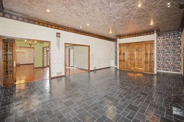 $1,295,000 | 7216 Versailles Drive, Amarillo, TX 79121