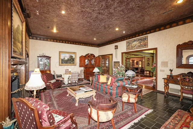 $1,295,000 | 7216 Versailles Drive, Amarillo, TX 79121