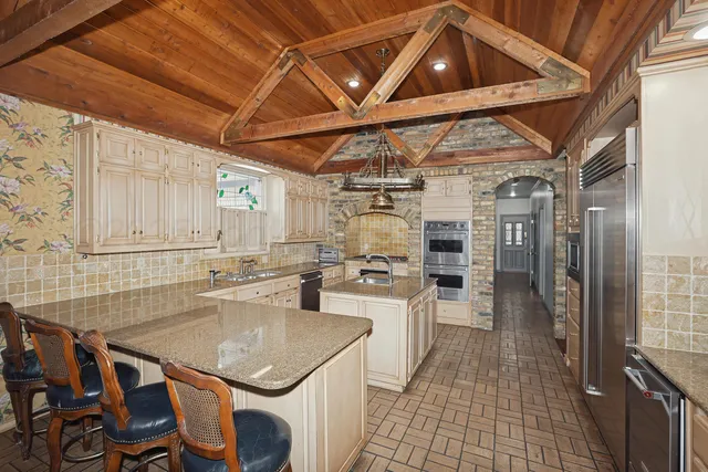 $1,295,000 | 7216 Versailles Drive, Amarillo, TX 79121