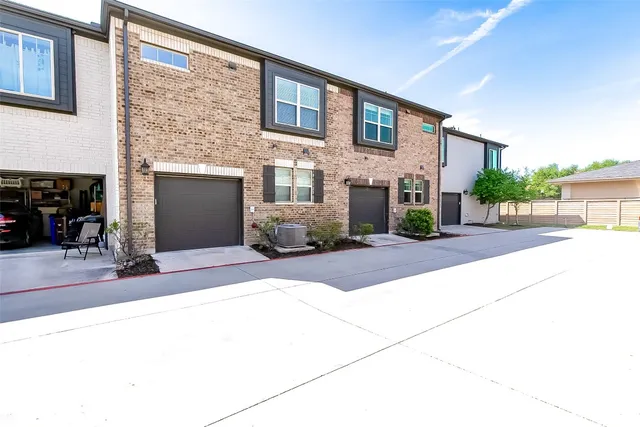 $1,895 | 7220 Wyoming Springs Drive, Unit 1203, Round Rock, TX 78681