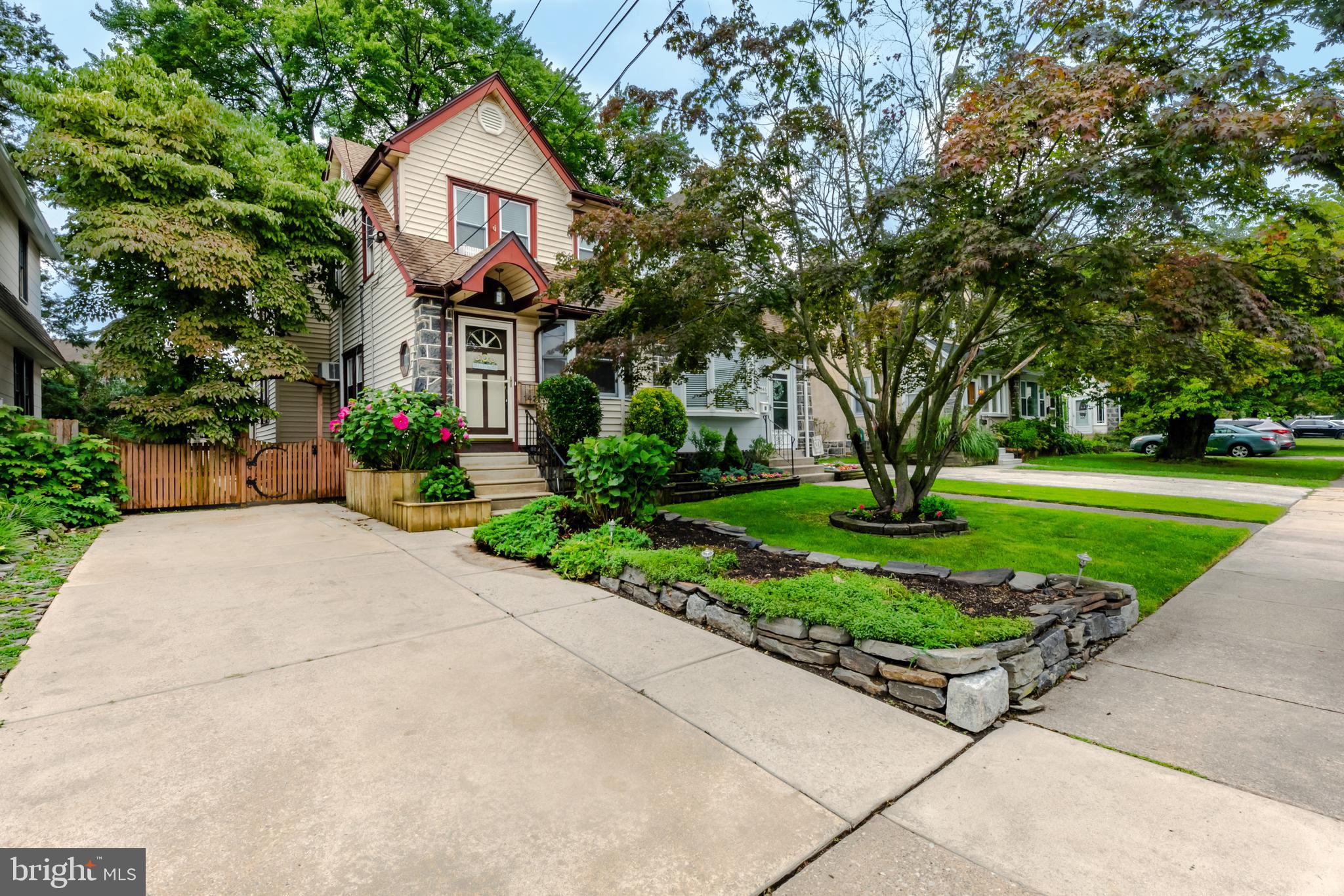 142 Shelbourne Road Havertown, PA 19083 - Photo 1 of 24