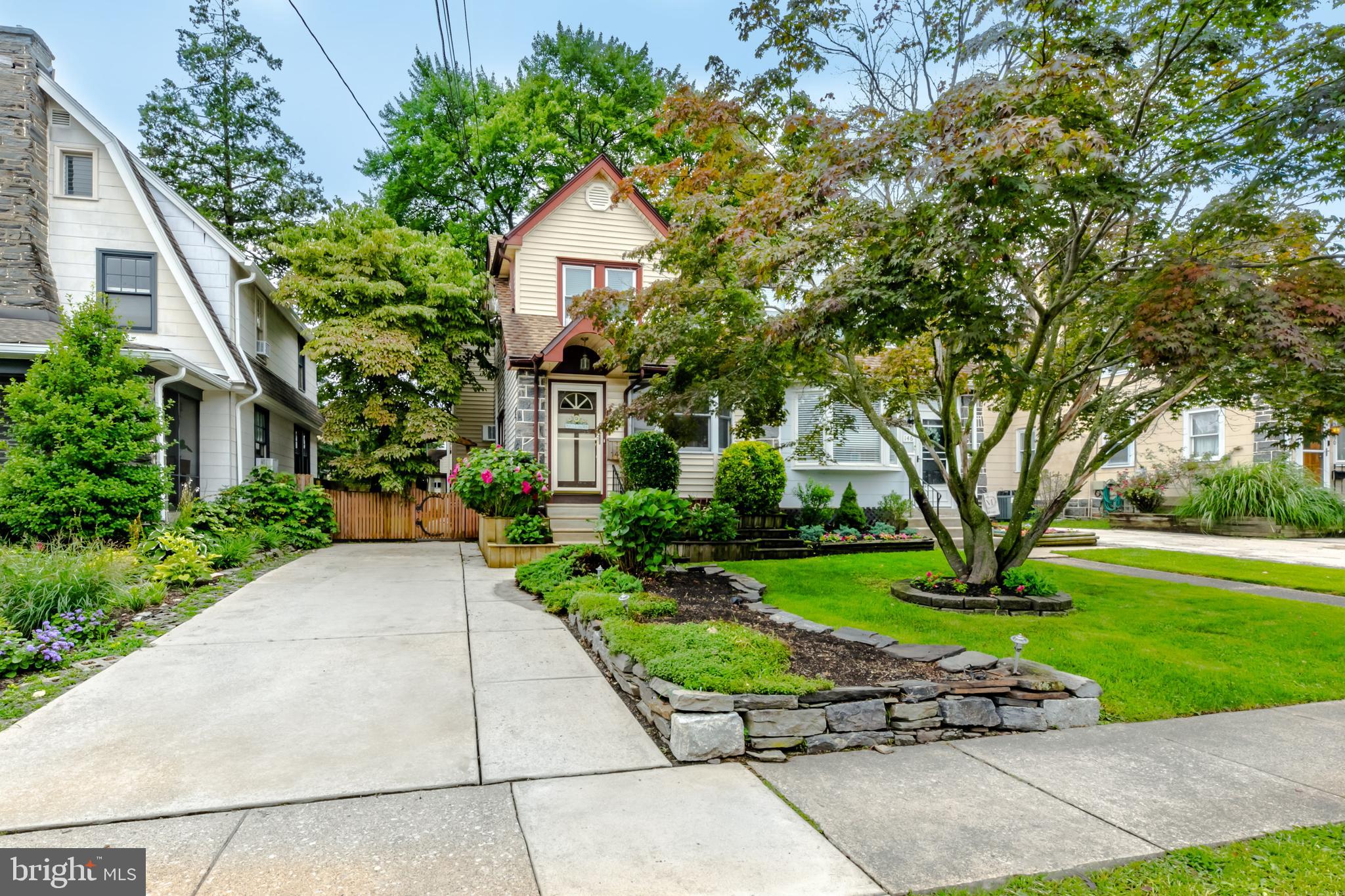 142 Shelbourne Road Havertown, PA 19083 - Photo 2 of 24