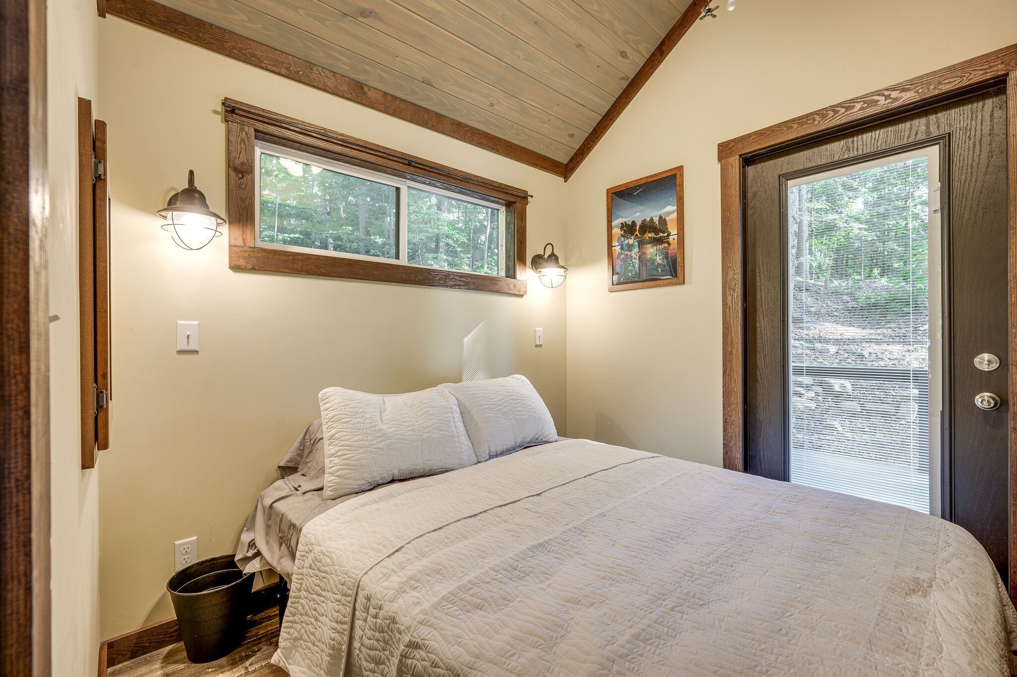 30 Oakleaf Trail Tracy City, TN 37387 - Photo 23 of 50 a bedroom with a bed and a window