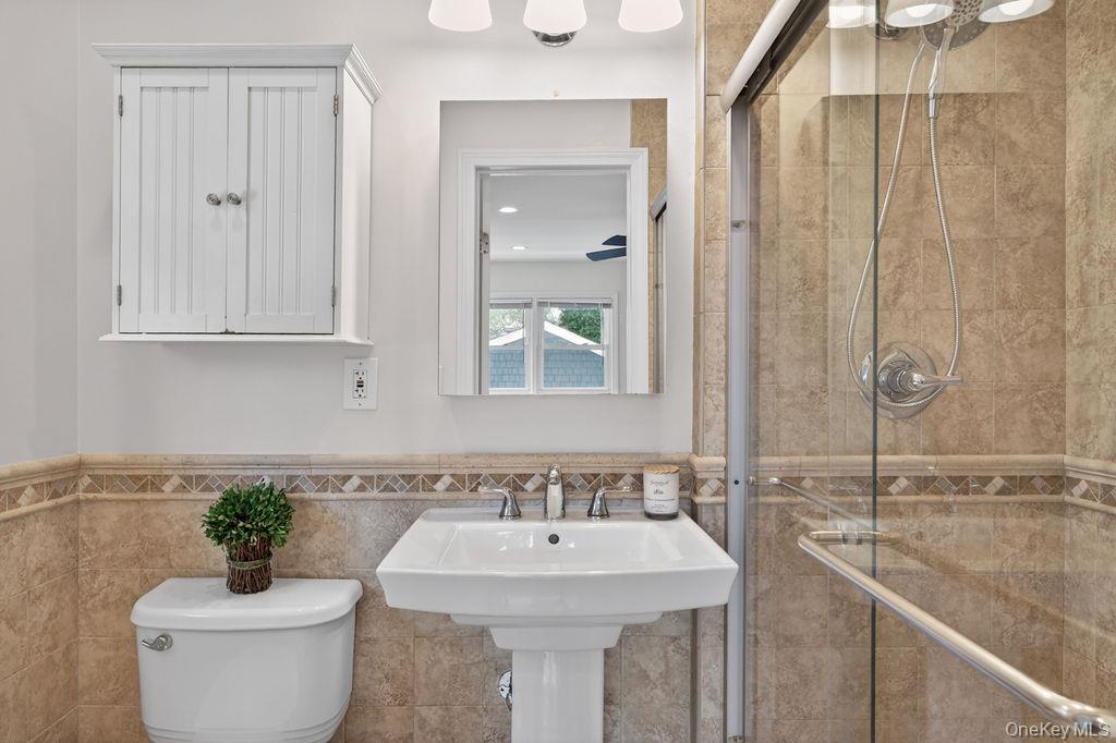 461 Stratton Road New Rochelle, NY 10804 - Photo 17 of 49