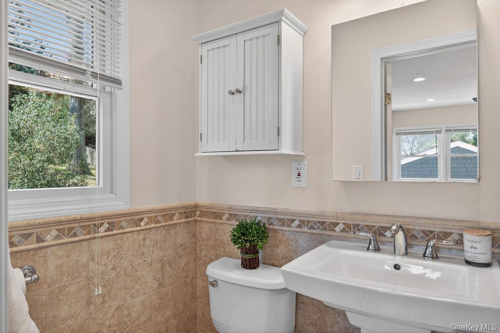 461 Stratton Road New Rochelle, NY 10804 - Photo 18 of 49