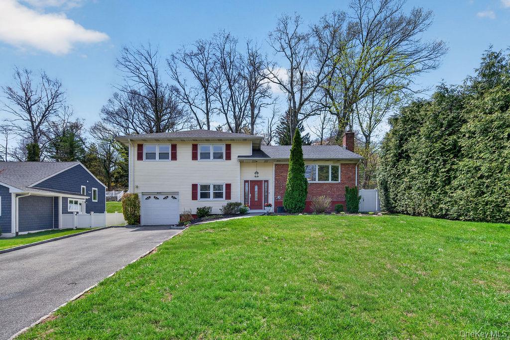 461 Stratton Road New Rochelle, NY 10804 - Photo 2 of 49