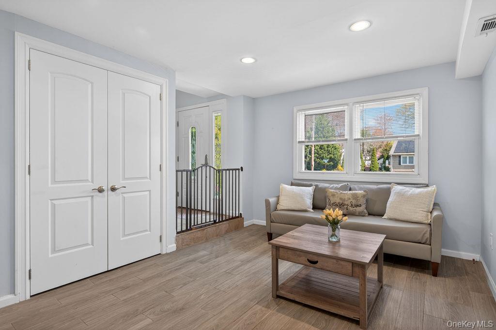461 Stratton Road New Rochelle, NY 10804 - Photo 24 of 49
