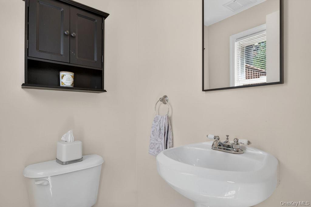 461 Stratton Road New Rochelle, NY 10804 - Photo 28 of 49