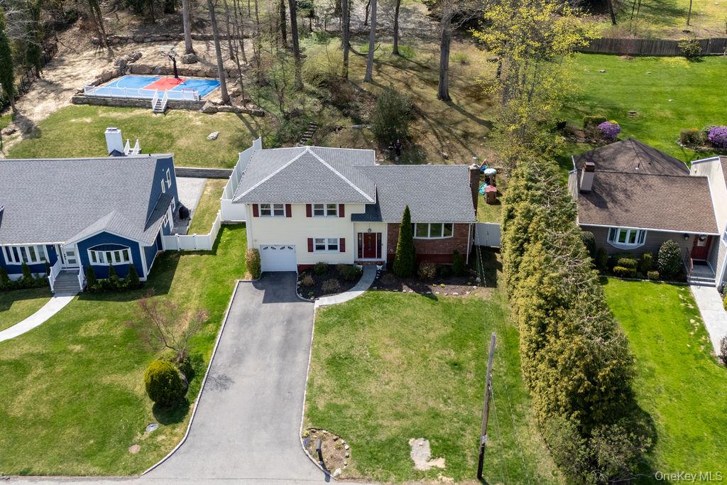 461 Stratton Road New Rochelle, NY 10804 - Photo 3 of 49