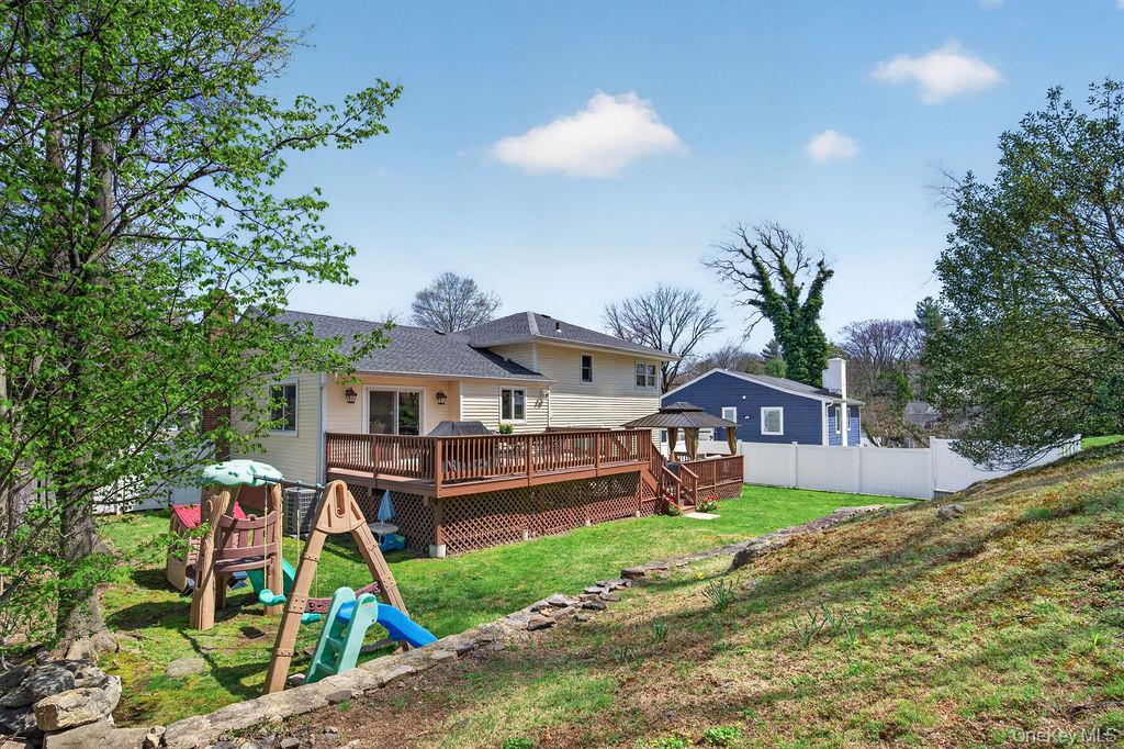 461 Stratton Road New Rochelle, NY 10804 - Photo 34 of 49
