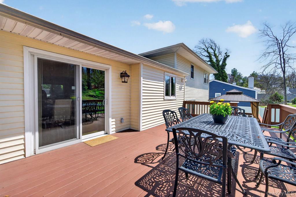 461 Stratton Road New Rochelle, NY 10804 - Photo 35 of 49