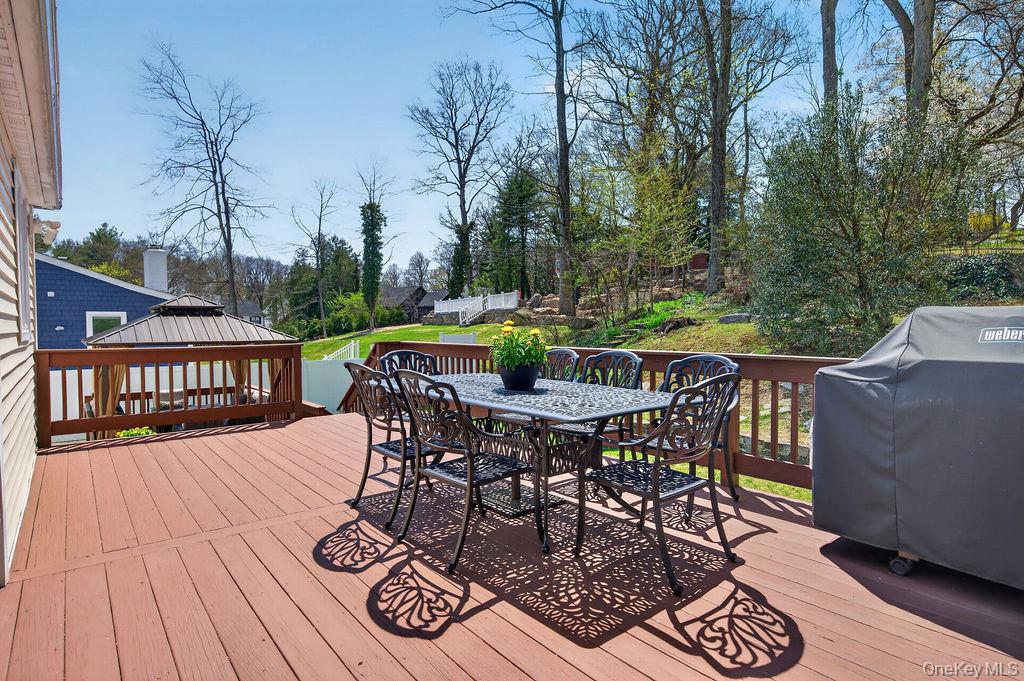 461 Stratton Road New Rochelle, NY 10804 - Photo 36 of 49