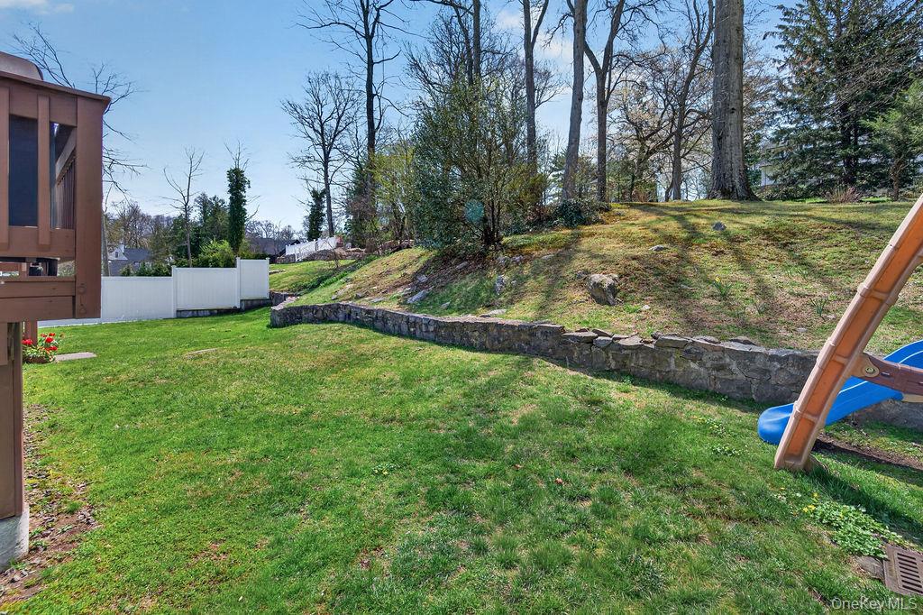 461 Stratton Road New Rochelle, NY 10804 - Photo 41 of 49