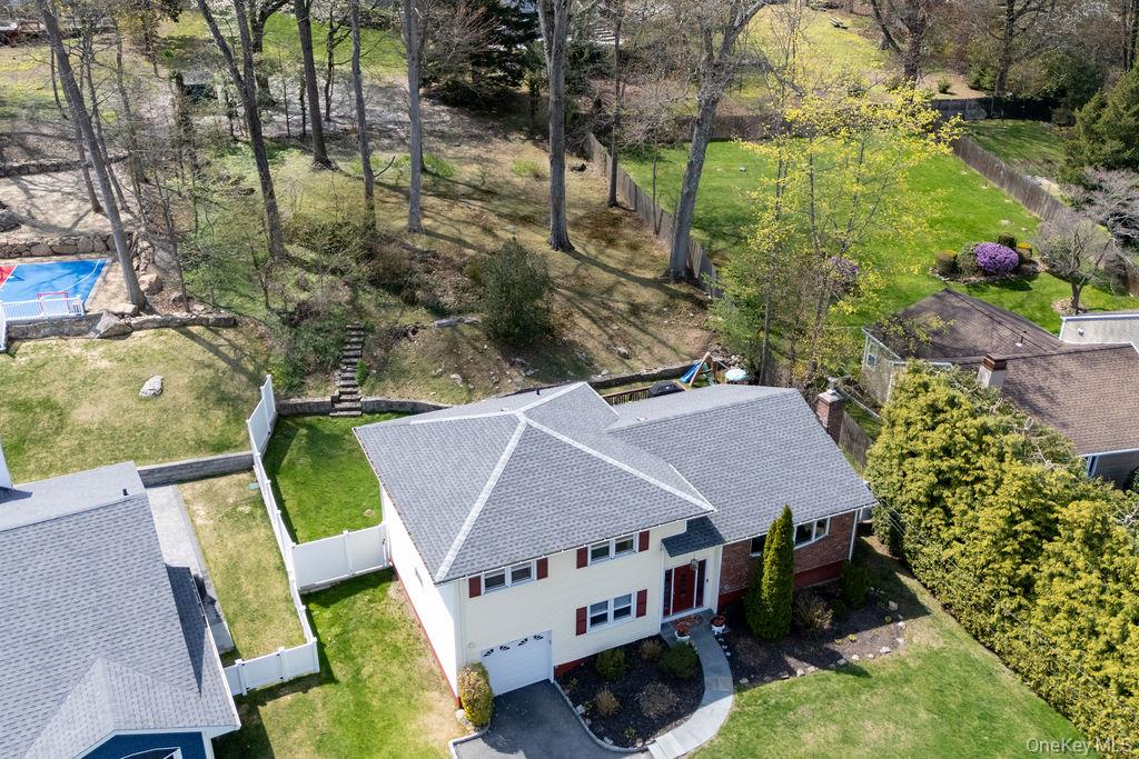 461 Stratton Road New Rochelle, NY 10804 - Photo 5 of 49