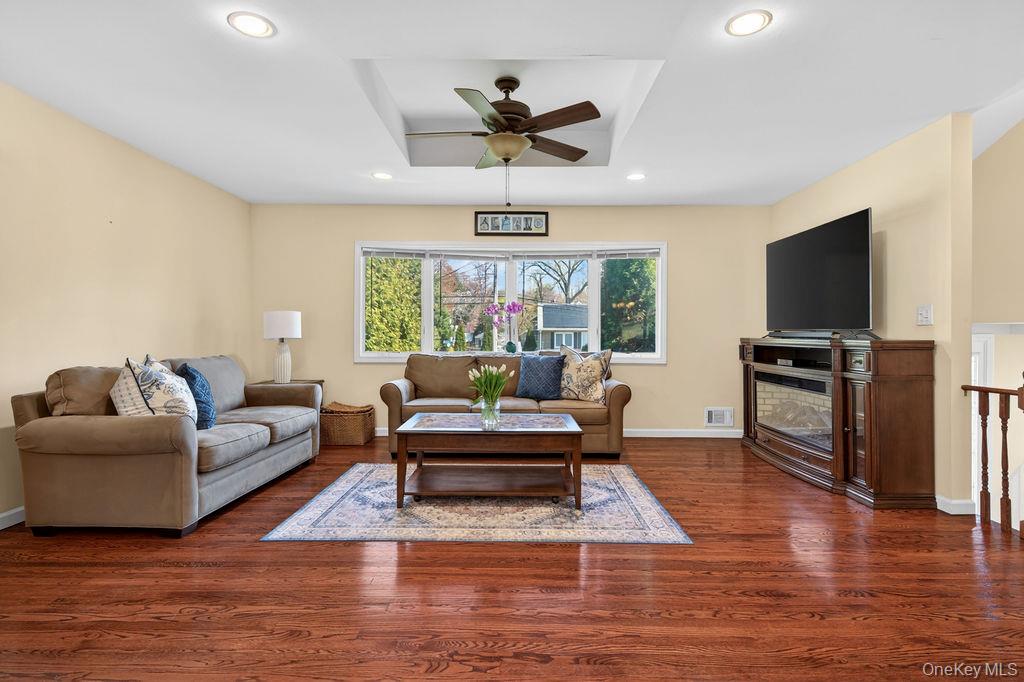 461 Stratton Road New Rochelle, NY 10804 - Photo 8 of 49