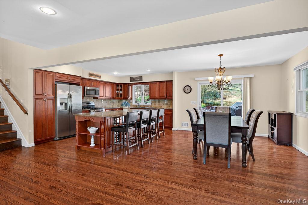 461 Stratton Road New Rochelle, NY 10804 - Photo 10 of 49
