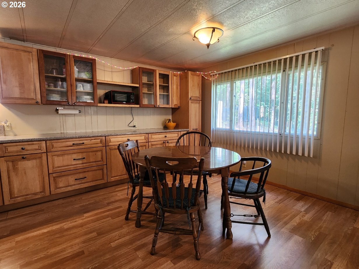 92839 Orchard Road Port Orford, OR 97465 - Photo 14 of 44 Dining Area