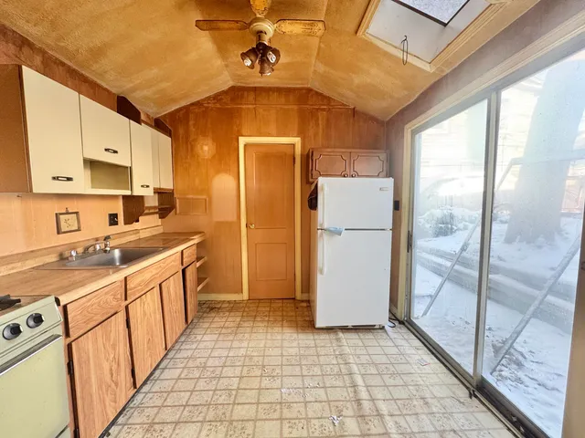 $100,000 | 6 Linden Avenue, Old Orchard Beach, ME 04064