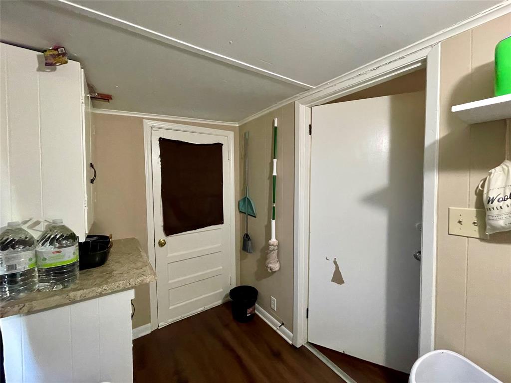10806 Newson Road Keithville, LA 71047 - Photo 20 of 24 a bathroom with a sink a toilet and shower