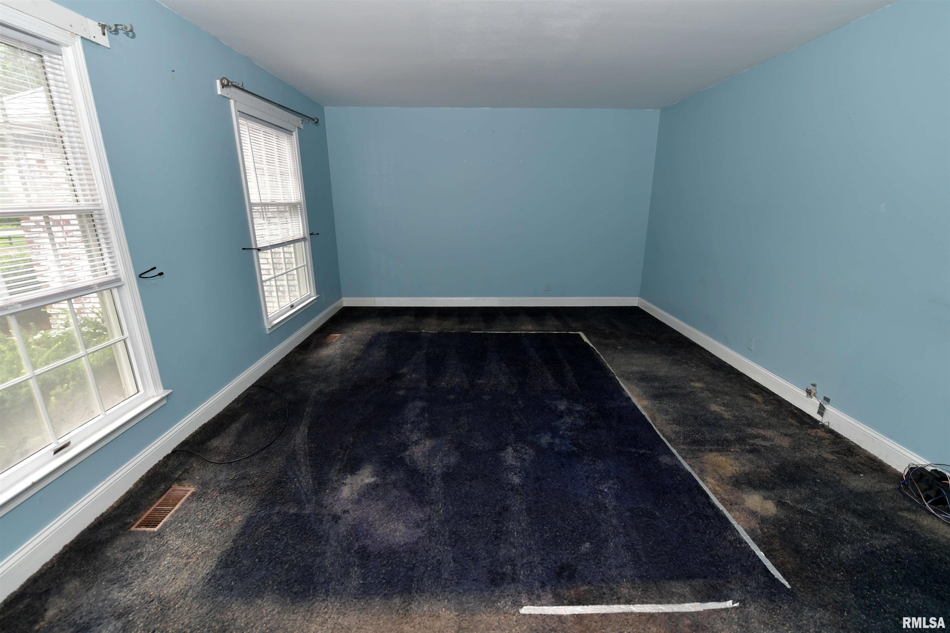 5617 North Sheridan Road Peoria, IL 61614 - Photo 5 of 62 Gallery Image 5