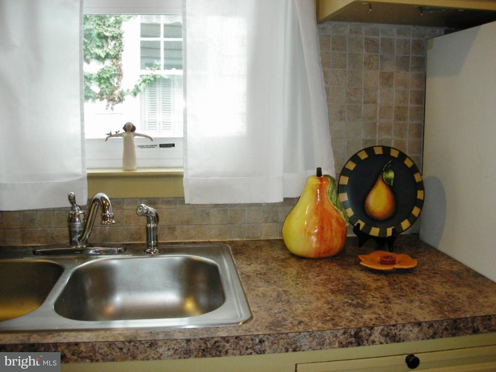 347 Front Street Lititz, PA 17543 - Photo 12 of 38