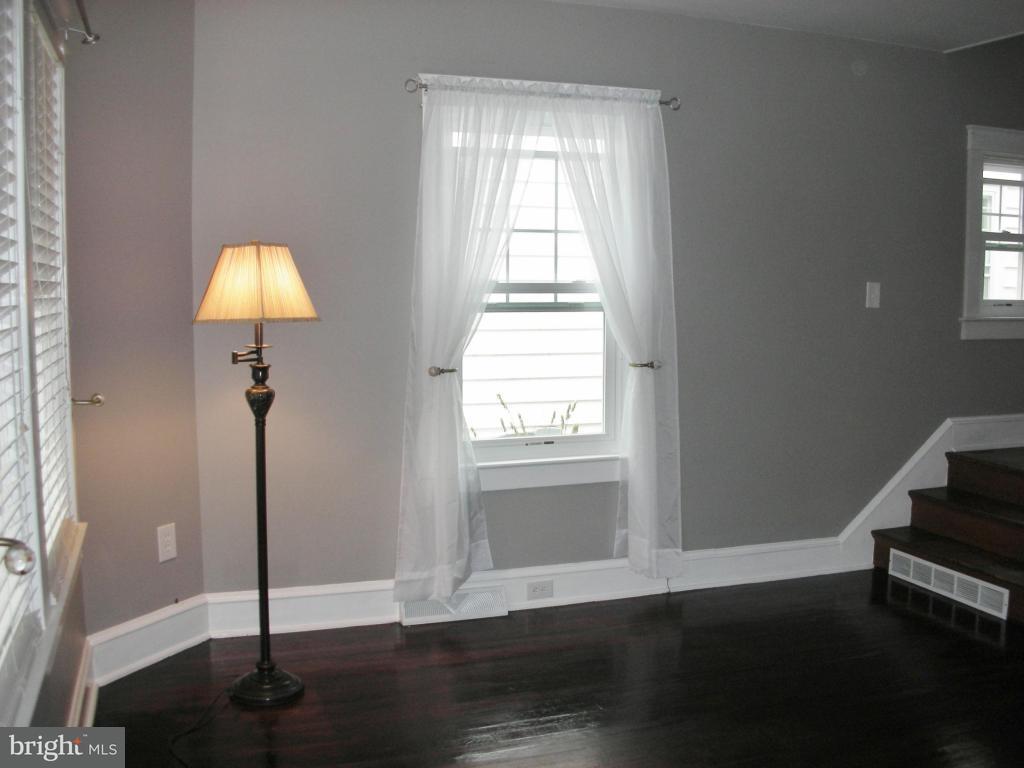 347 Front Street Lititz, PA 17543 - Photo 6 of 38