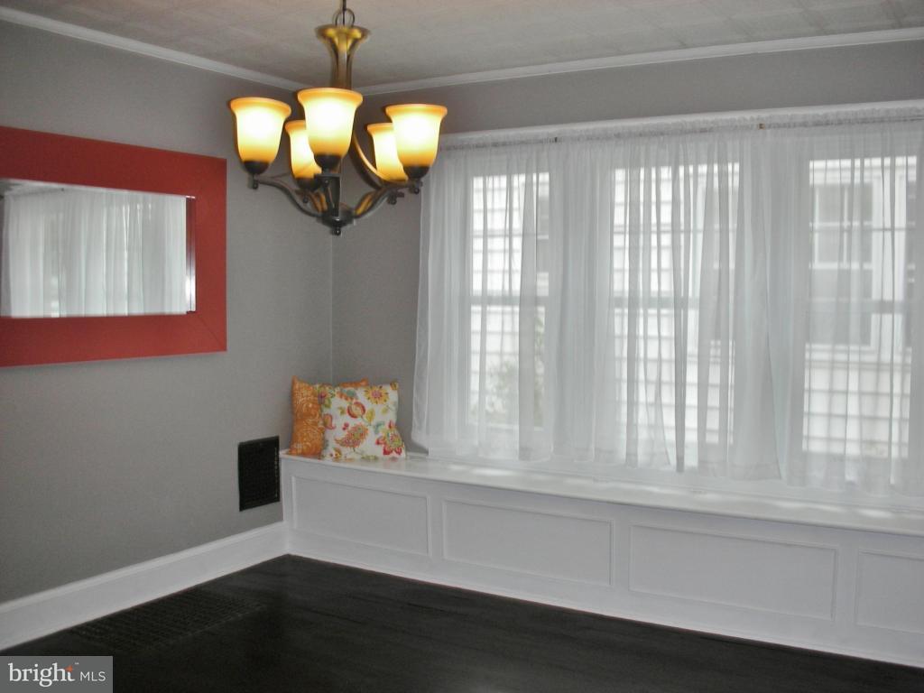 347 Front Street Lititz, PA 17543 - Photo 8 of 38