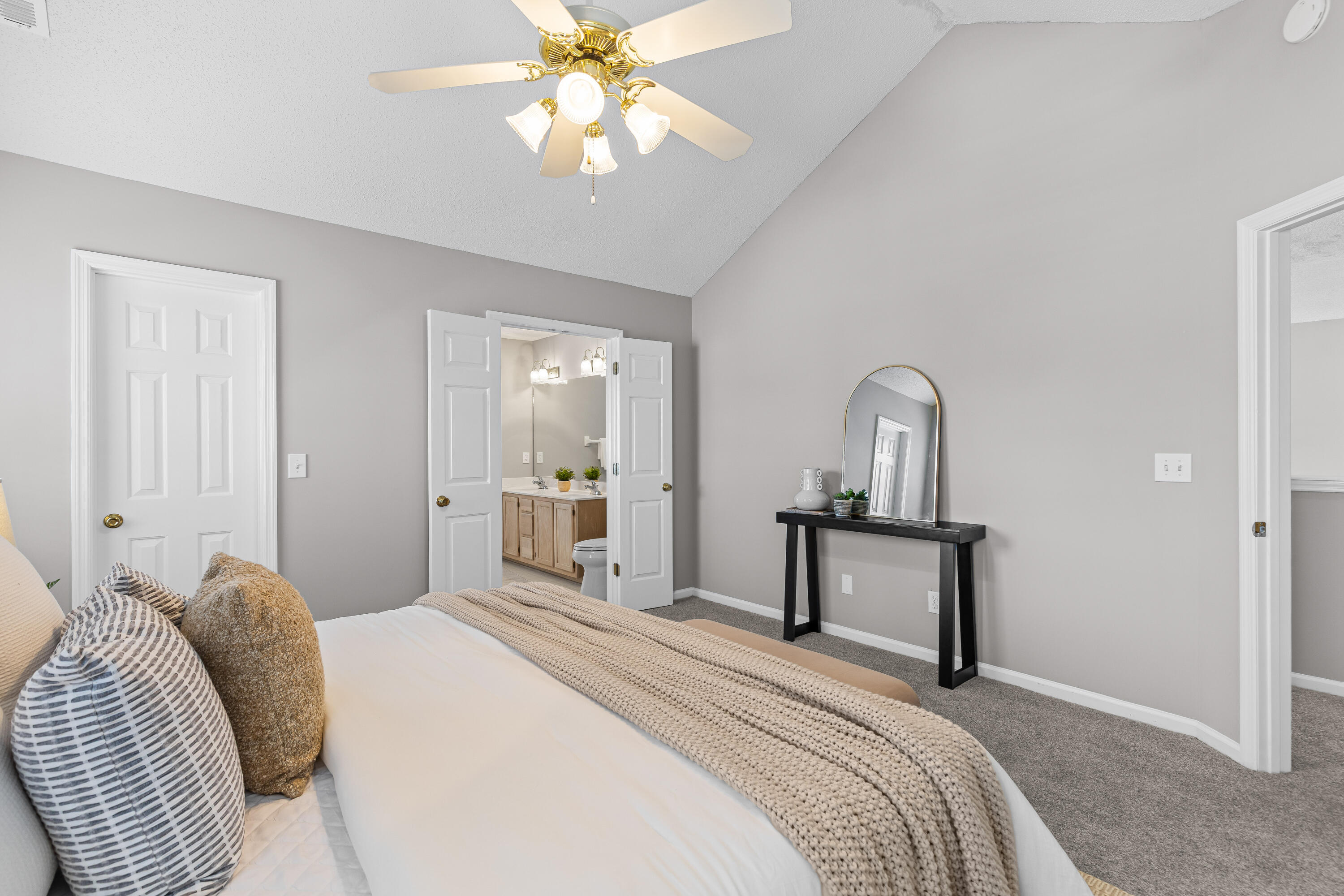 1264 Chatfield Street Mount Pleasant, SC 29464 - Photo 11 of 37 Primary Bedroom w/ walk in closet