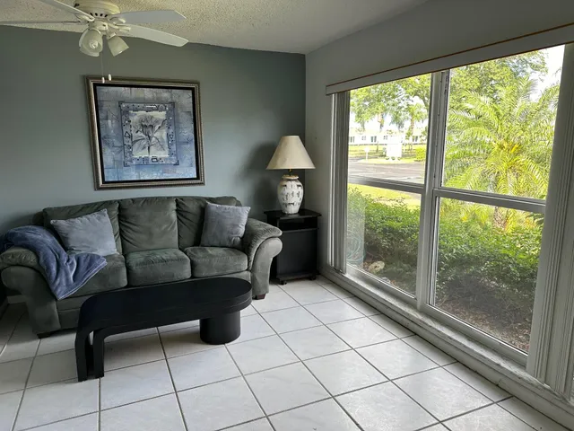 $149,000 | 13749 Flora Place, Unit B, Delray Beach, FL 33484