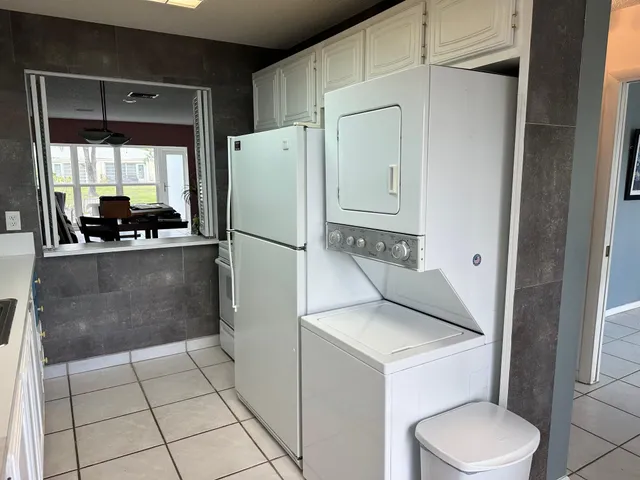 $149,000 | 13749 Flora Place, Unit B, Delray Beach, FL 33484