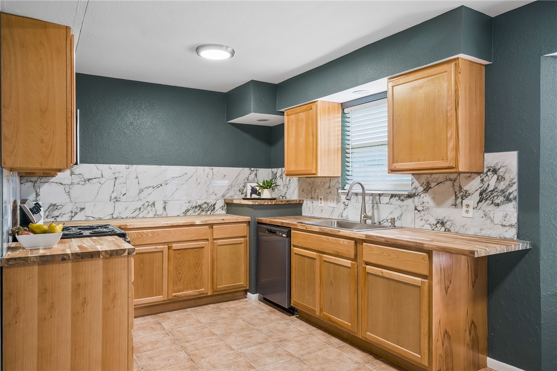 10506 Hemlock Road Corpus Christi, TX 78410 - Photo 11 of 31