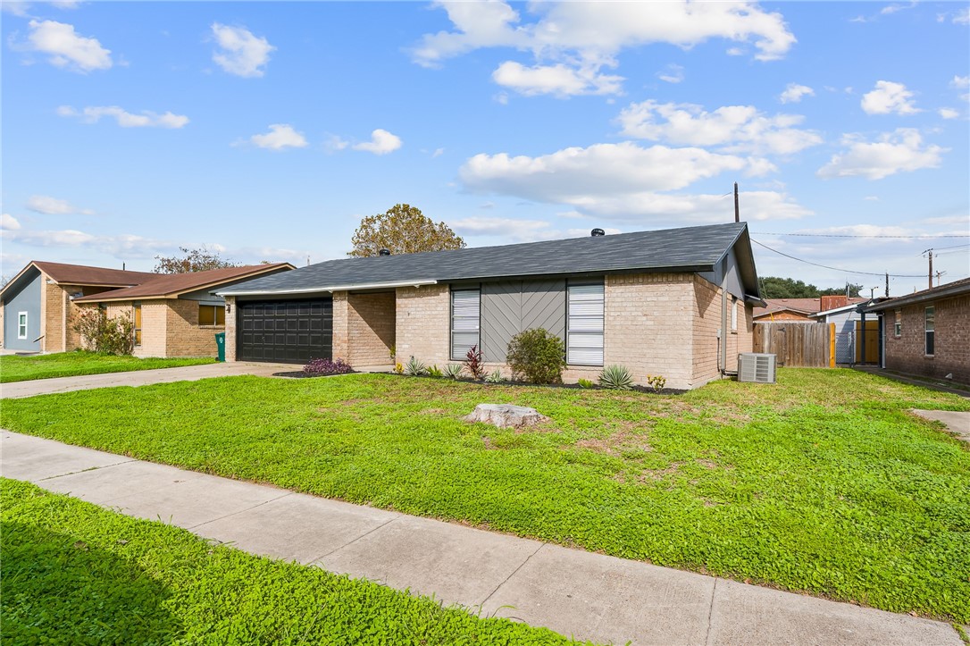 10506 Hemlock Road Corpus Christi, TX 78410 - Photo 2 of 31