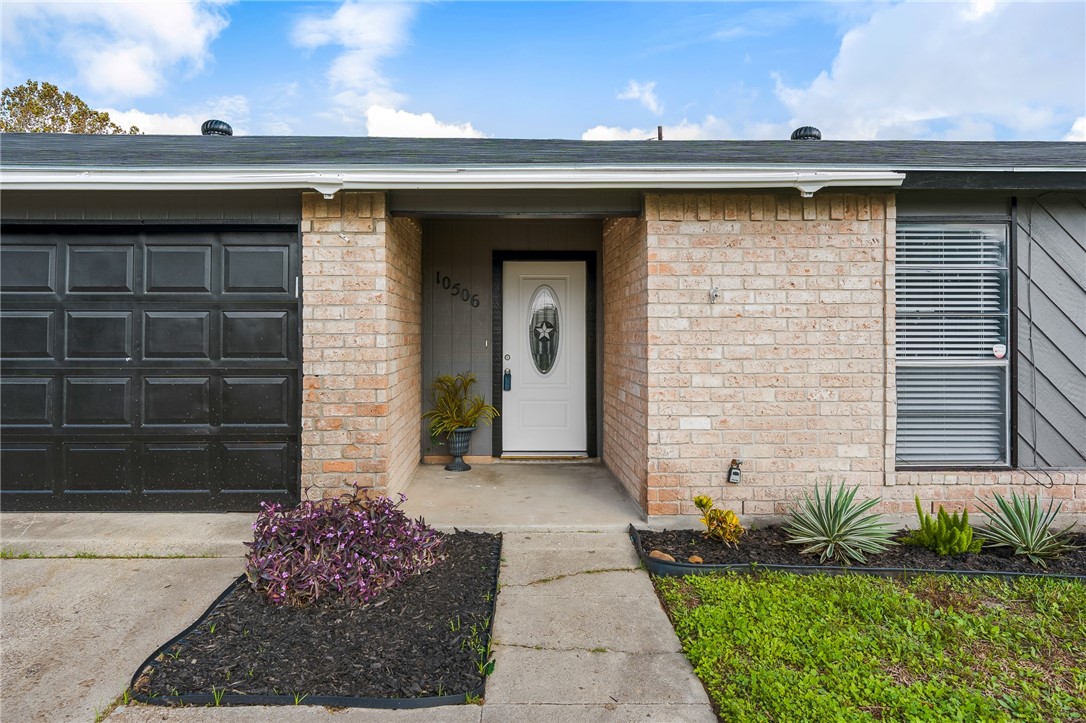10506 Hemlock Road Corpus Christi, TX 78410 - Photo 3 of 31
