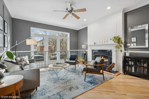 $699,000 | 1730 West Superior Street, Unit 1W, Chicago, IL 60622