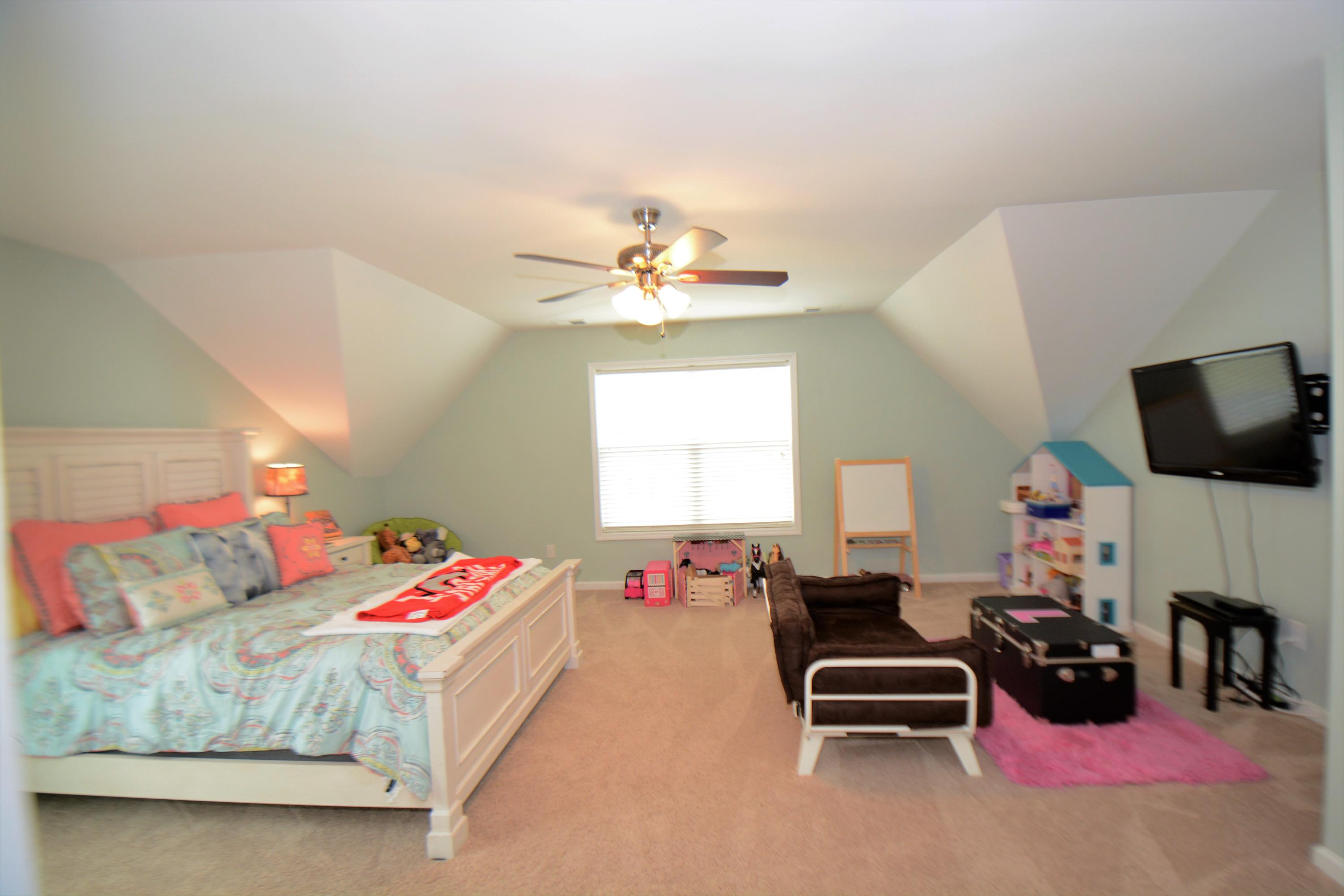 1319 Raven Road Hanahan, SC 29410 - Photo 33 of 39 2nd bedroom - Huge