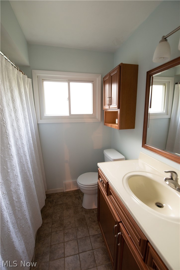 1147 Haverston Road Lyndhurst, OH 44124 - Photo 13 of 21