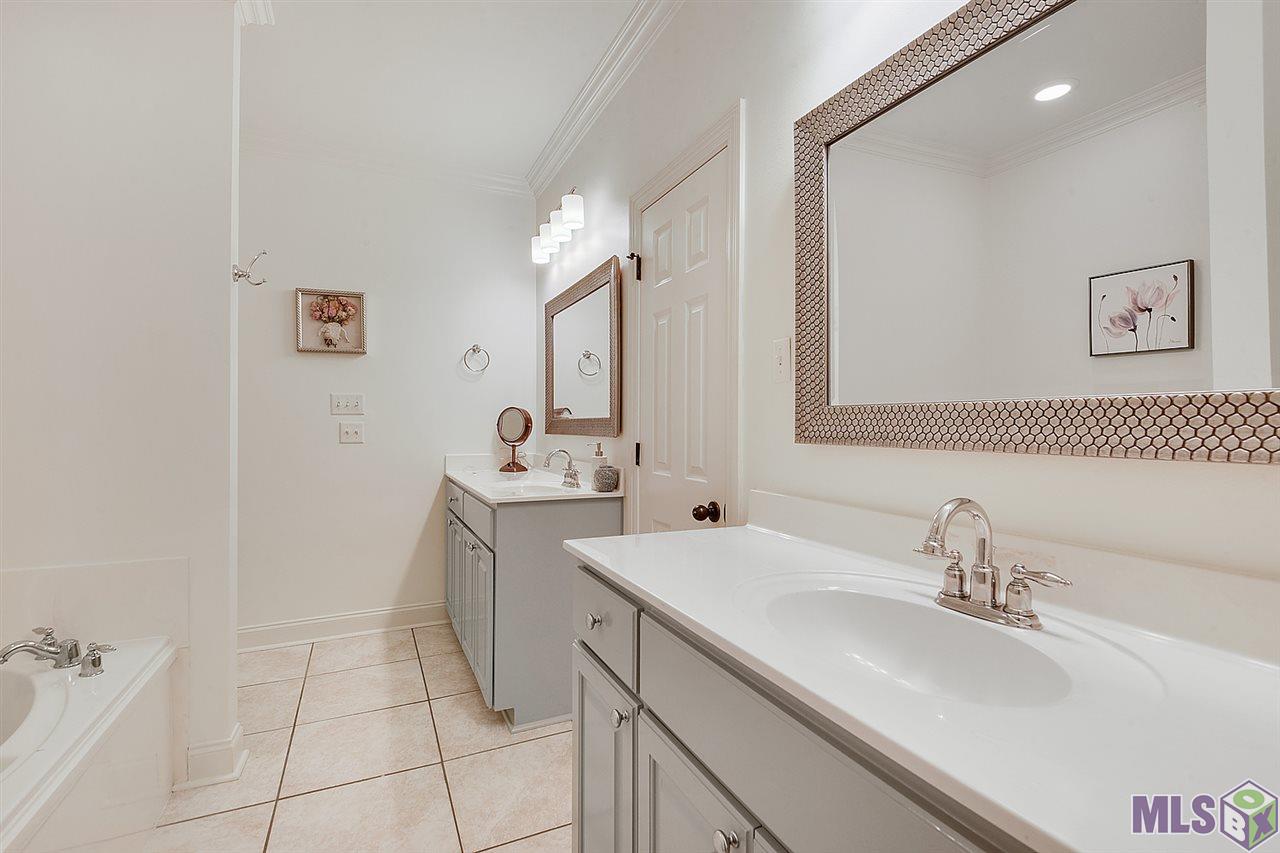 5720 Hidden Ridge Lane Baton Rouge, LA 70816 - Photo 8 of 13