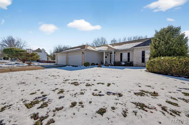 $489,000 | 4562 Briargate Drive, St. Charles, MO 63304