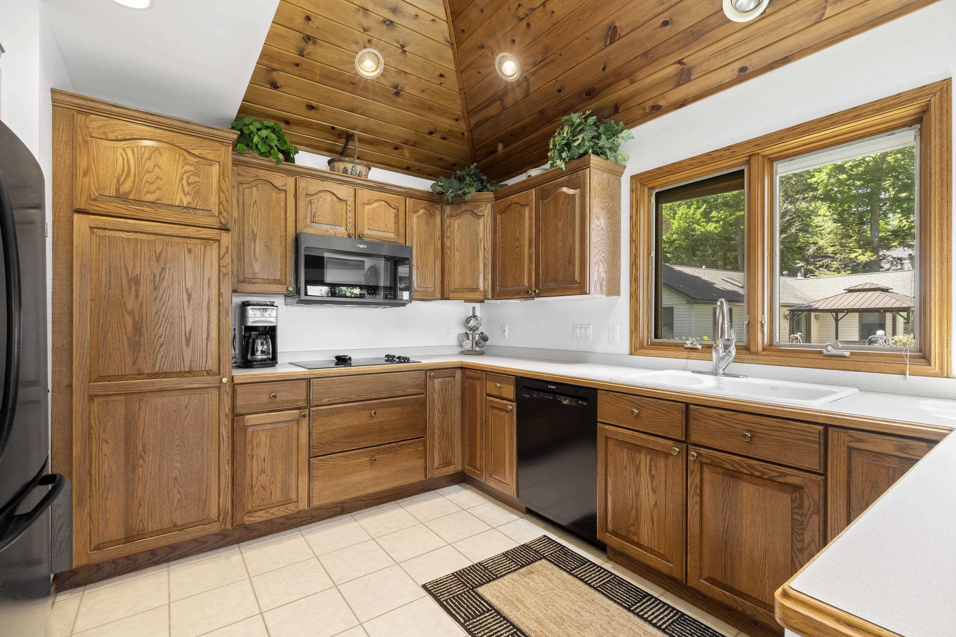 3154 Bancroft Road Honor, MI 49640 - Photo 5 of 32