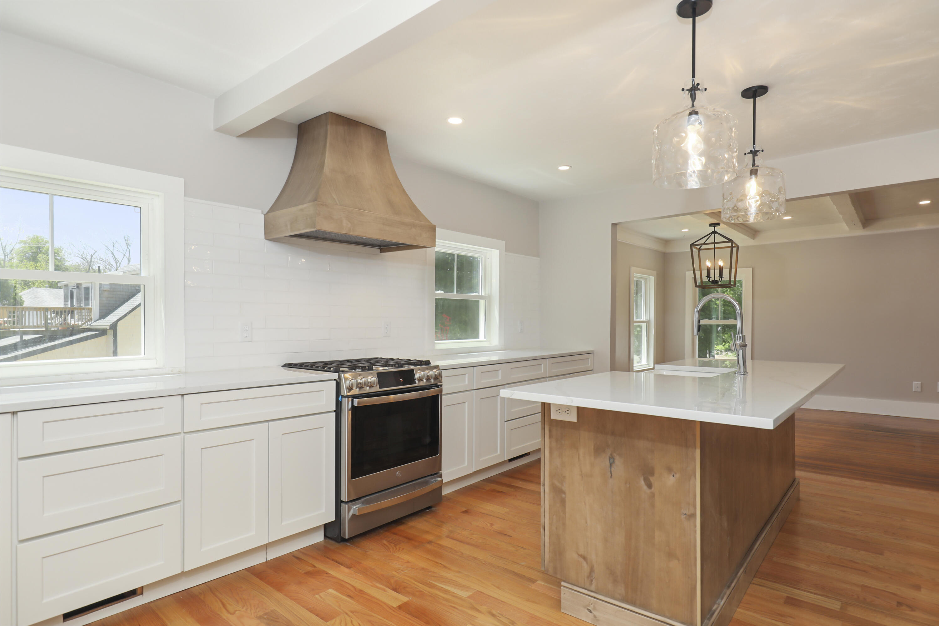 289 Old Main Road North Falmouth, MA 02556 - Photo 13 of 39 009-photo-kitchen-9266220