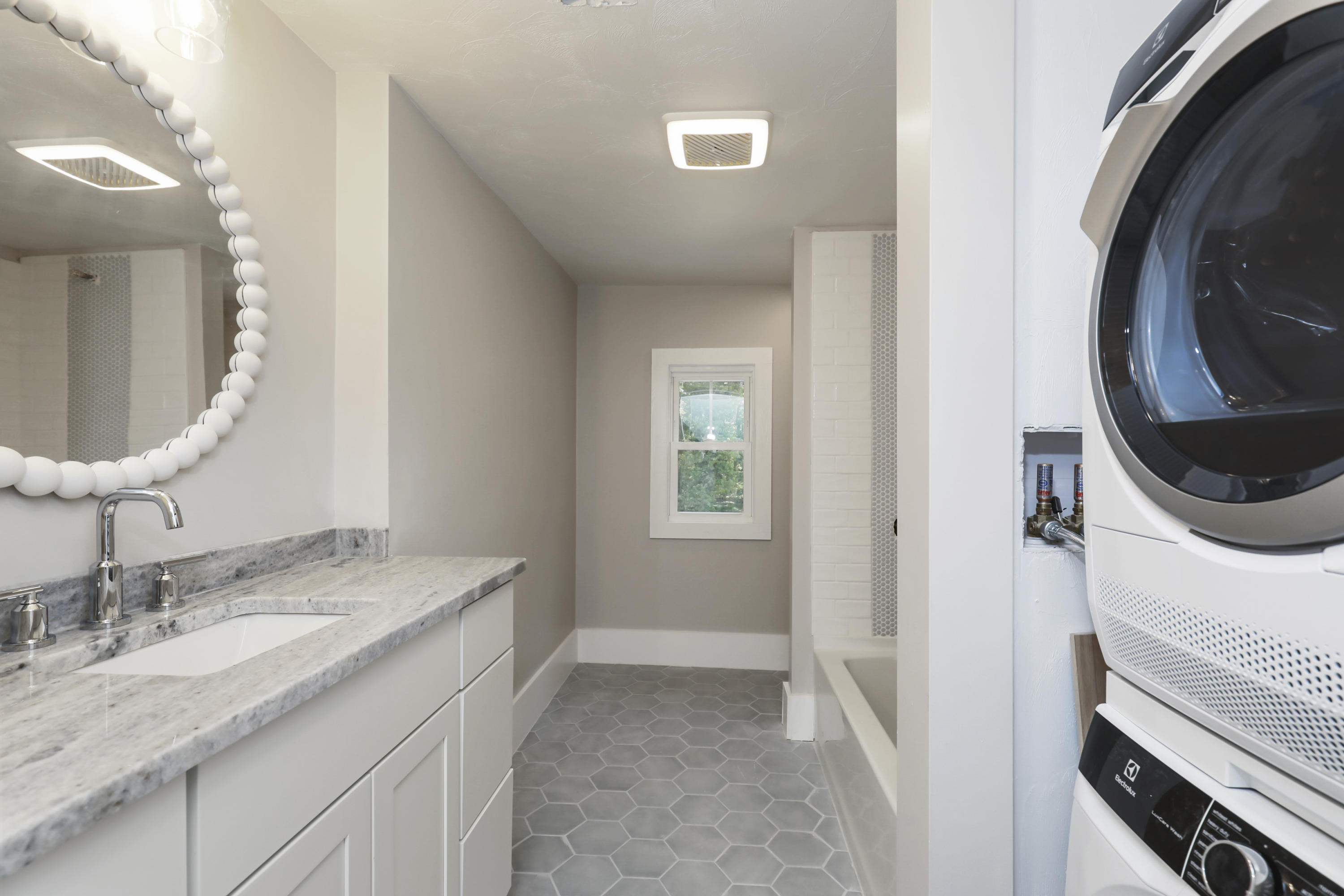 289 Old Main Road North Falmouth, MA 02556 - Photo 24 of 39 023-photo-bathroom-9266230
