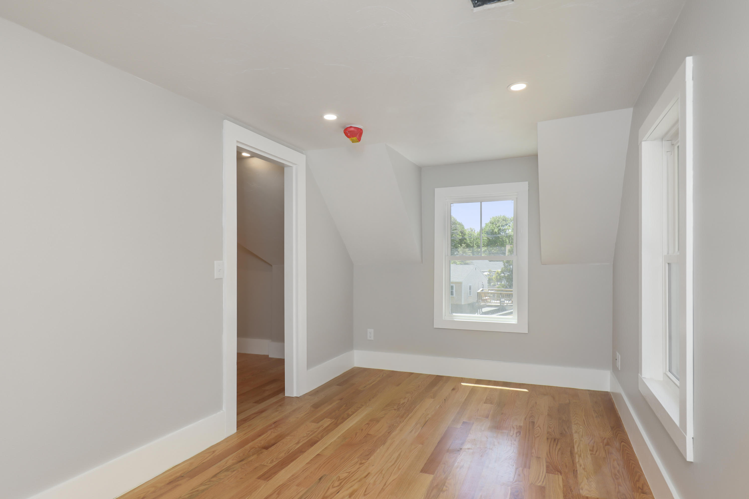 289 Old Main Road North Falmouth, MA 02556 - Photo 27 of 39 019-photo-bedroom-9266226
